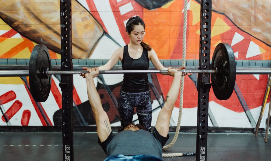 De la teoría al gimnasio: Por qué un buen cuerpo no te convierte en un buen entrenador